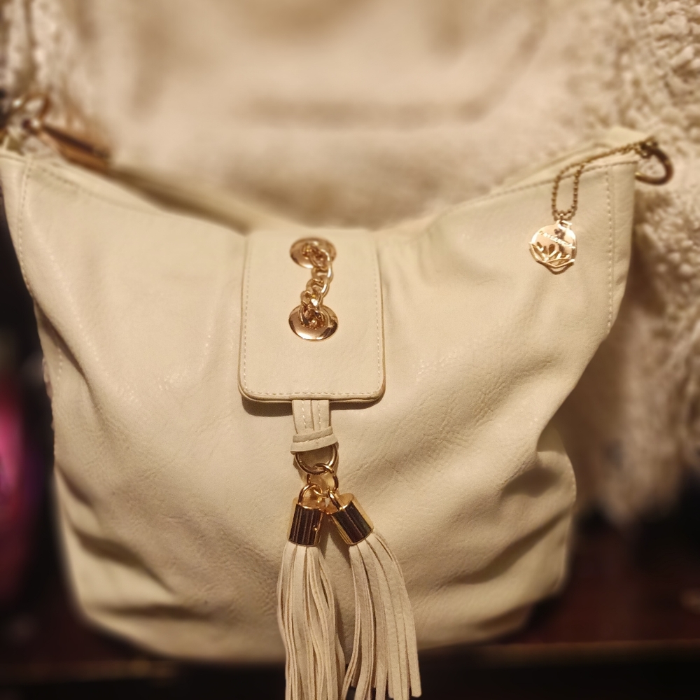 GORGEOUS BIG BUDDAH HOBO STYLE BAG CREAM IN COLOR  LEATHER